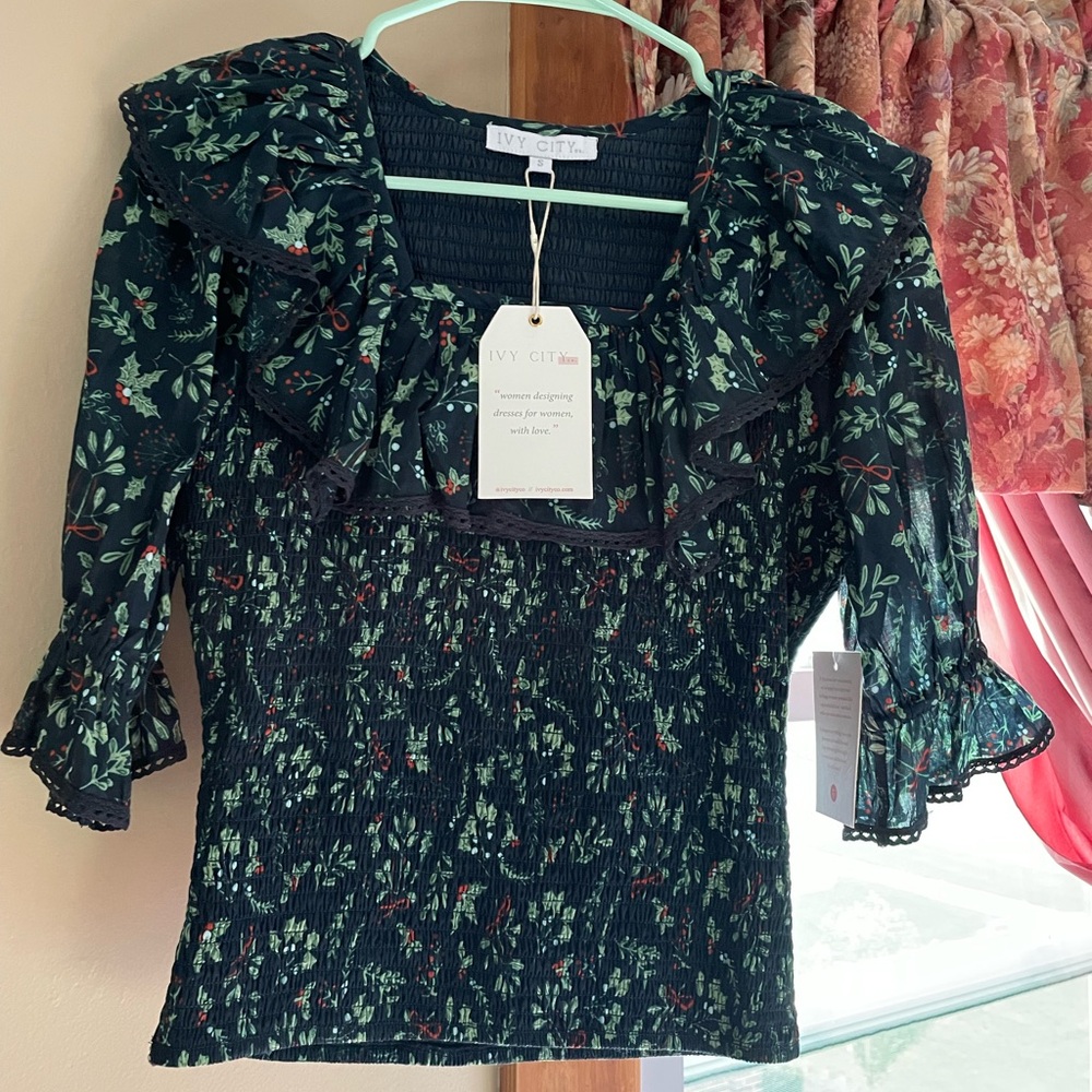 NWT Ivy City Co. small blouse